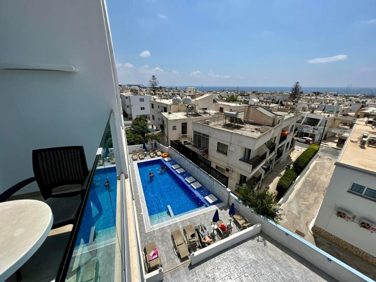 Sunny Blue Hotel Ayia Napa Exteriör bild